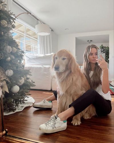 Picture of Amanda Stanton and her dog George